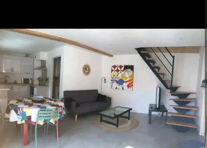 Duplex Refait A Neuf Dans Vieille Batisse